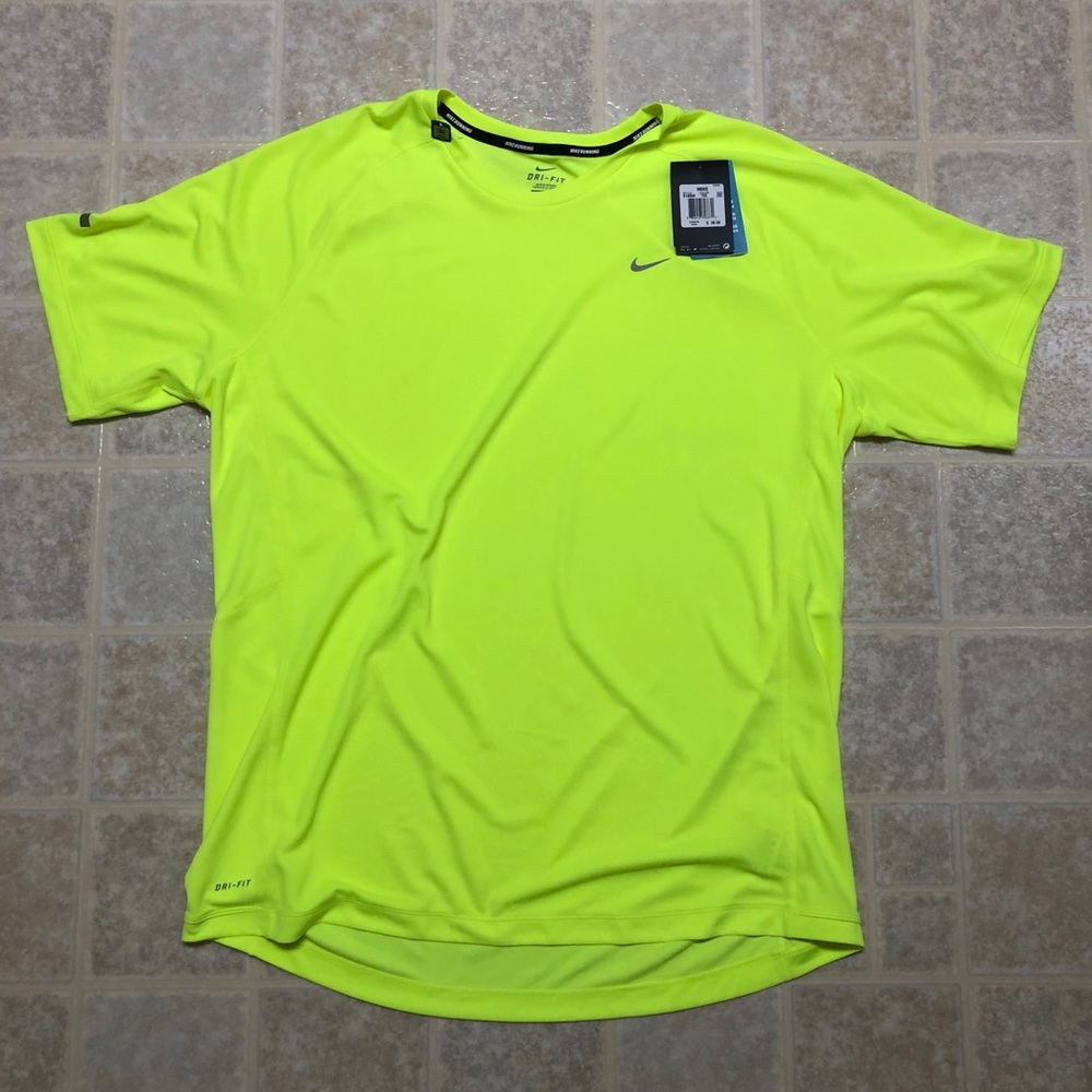 BRAND NEW Nike Men’s tee